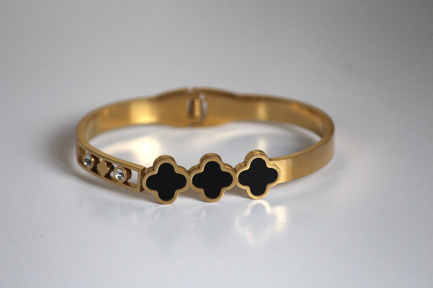 Black clover bracelet