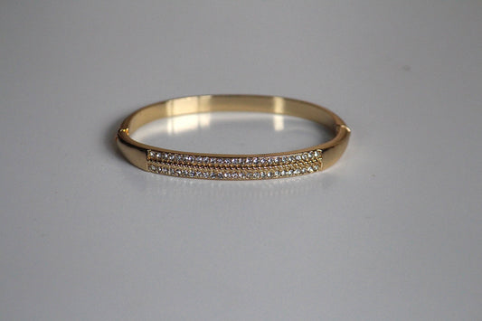 Pebble Charm Thin Wrist Bracelet