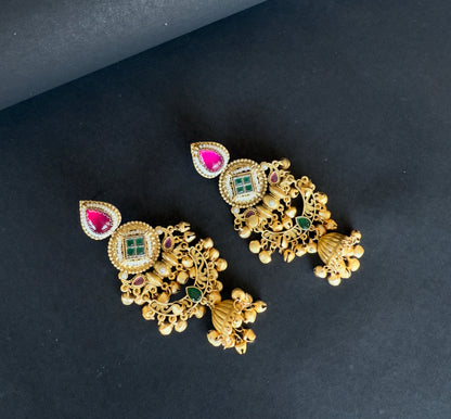 Heritage look earrings