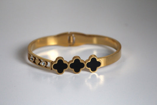 Black clover bracelet