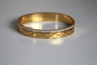 Cross bracelet