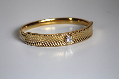 Stone bracelet