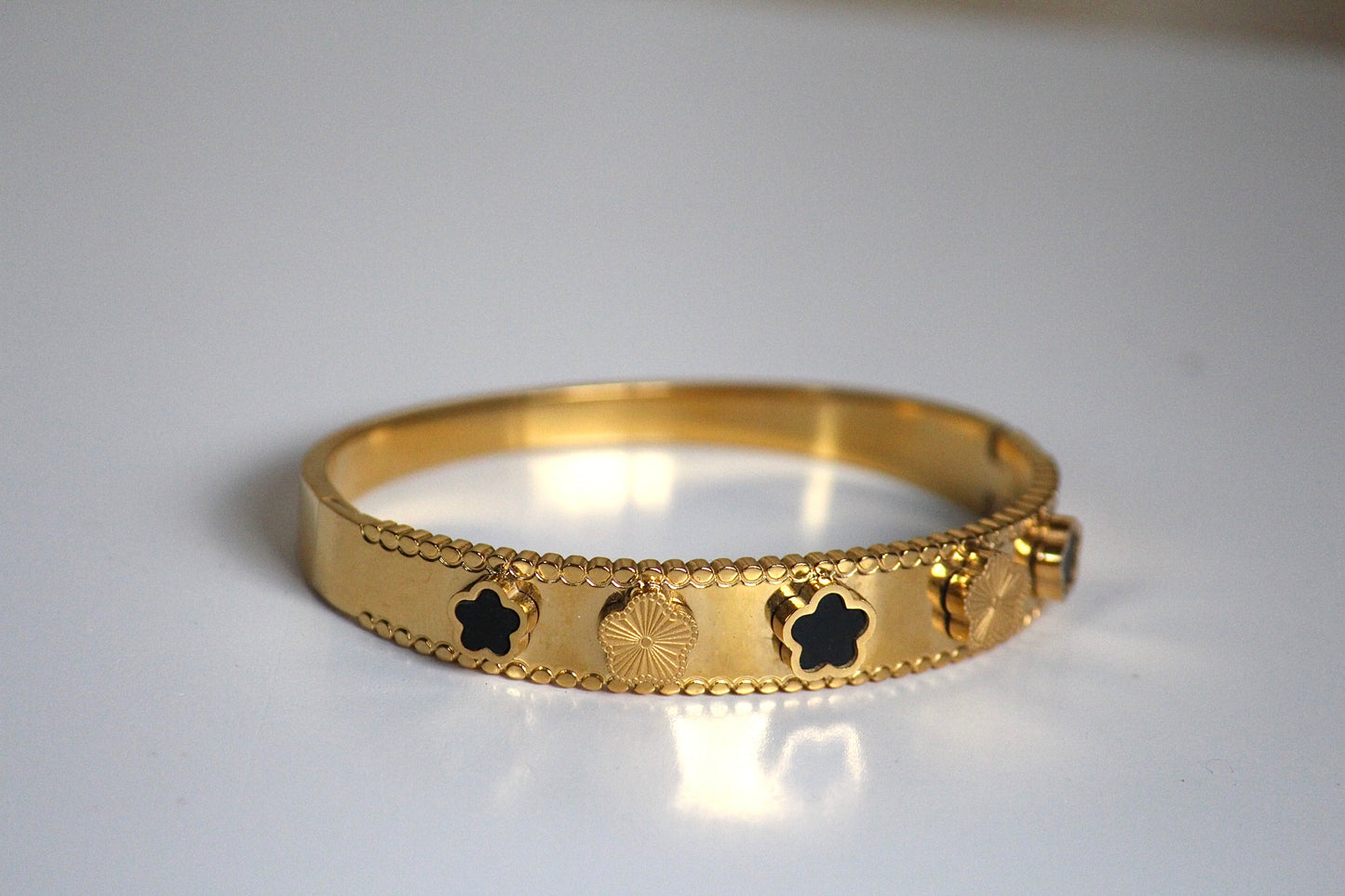 Clover bracelet