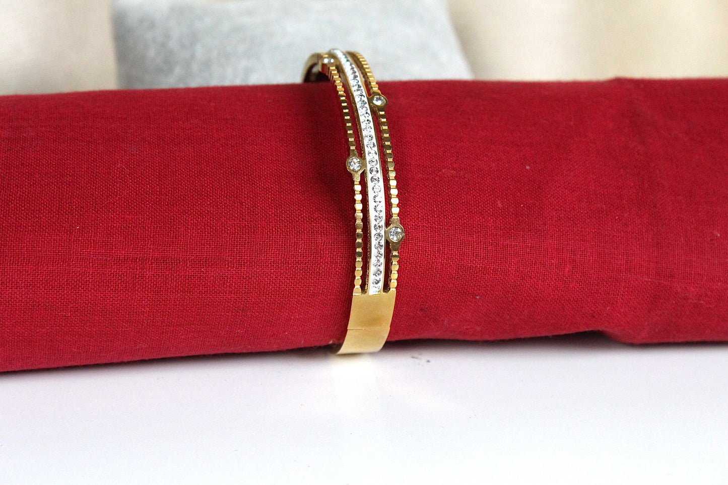 Single Layer Enamel Bracelet