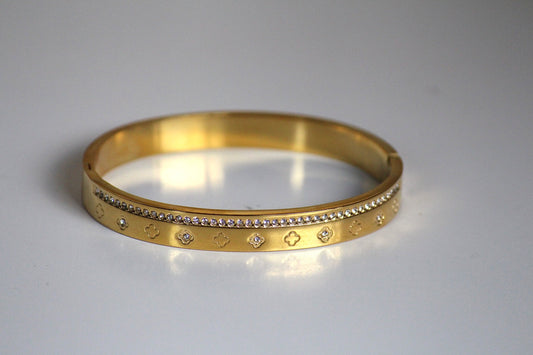 Small clove bracelet