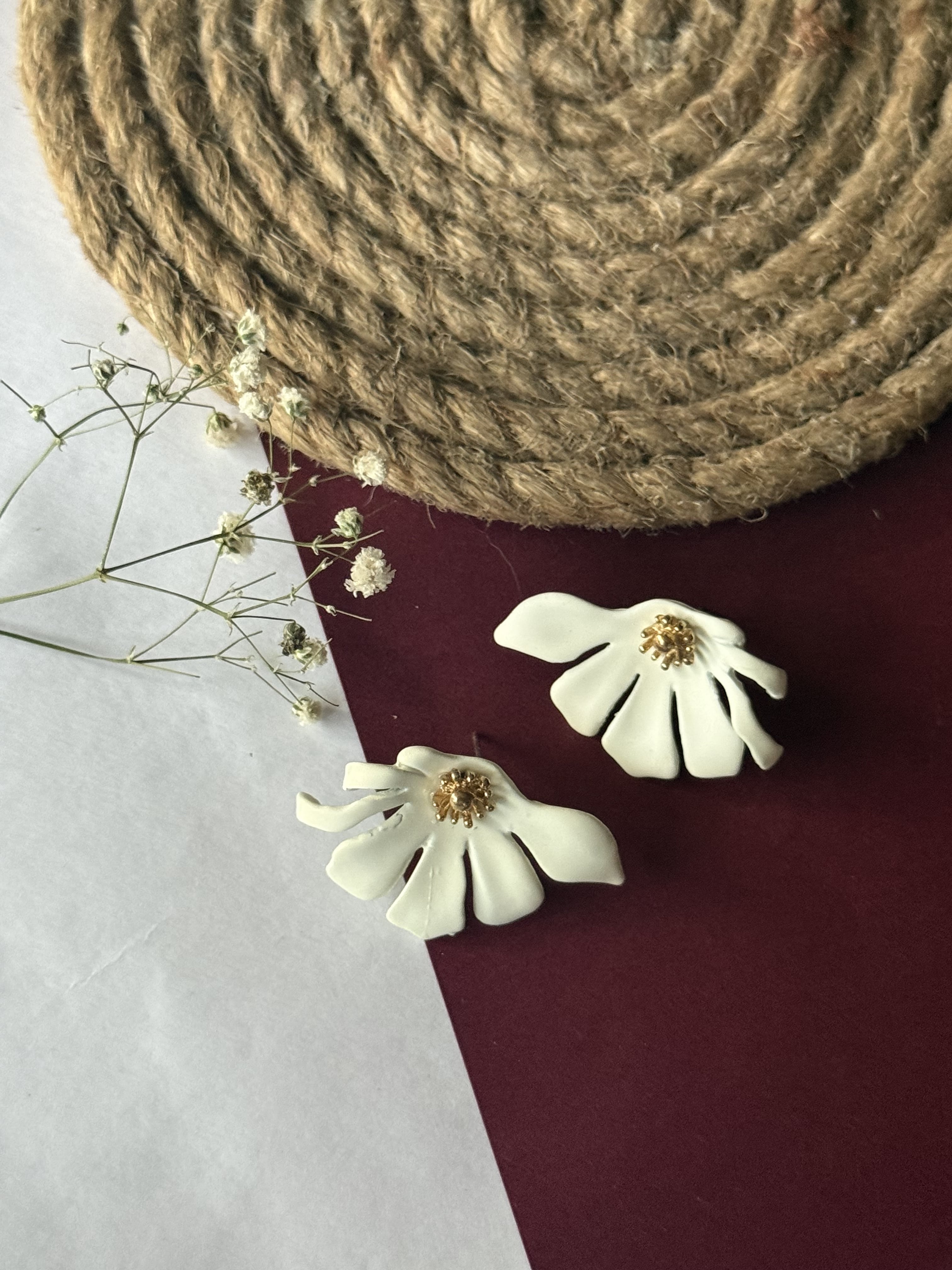 white flower earring